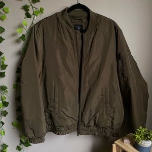 Brand new, Forever 21 olive green bomber jacket (L)